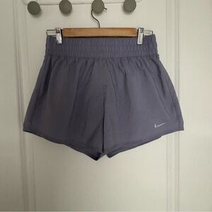 Nike shorts size M